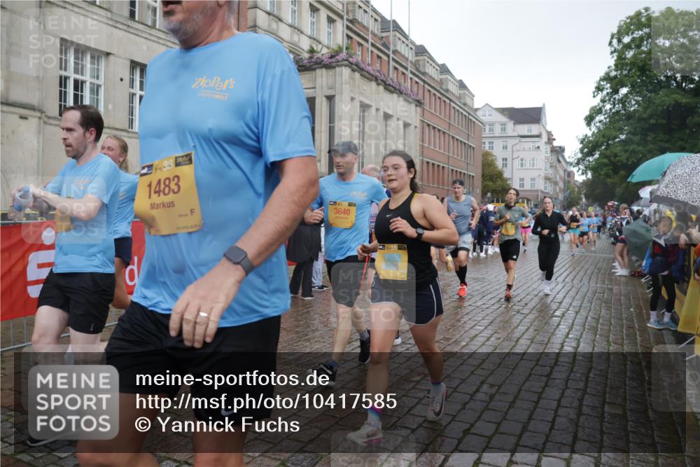 13.09.2026 - Kiel Lauf Yannick Fuchs http://msf.ph/oto/10417585 13.09.2026 10:49:41 Ziel 1388, 2167, 2245, 2668, 3259, 3294, 3311, 3508, 3979, 4049, 5179, 5651, 5849, 6024, 6157, 6292, 6321, 6339, 6877, 7011, 7311, 8263, 8644, 8717, 9037, 9107, 9275, 9469, 10037, 10191, 10204, 10516, 11354, 11880, 12180, 12378, 12410, 12515, 810, 959, 1483, 1533, 1732, 1770, 1989, 2010, 2051, 2074, 2133, 2705, 2879, 3523, 3528, 3640, 3895, 4169, 4206, 4599, 4670, 4815, 4865, 4876, 4937, 5054, 5480, 5543, 5614, 5741, 6034, 6321, 6855, 6933, 7182, 7545, 8329, 8594, 1533 meine-sportfotos.de