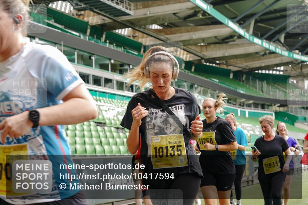 13.09.2026 - 21. swb-Marathon Bremen Michael Burmester http://msf.ph/oto/10417594 13.09.2026 10:42:44 Laufen im Stadion 10002, 10004, 10005, 10148, 10163, 10271, 10303, 10330, 10361, 10362, 10395, 10396, 10402, 10422, 10461, 10462, 10474, 10490, 10491, 10519, 10546, 10547, 10557, 10572, 10665, 10705, 10719, 10722, 10752, 10773, 10776, 10784, 10805, 10854, 10859, 10880, 10889, 10909, 10963, 10977, 11026, 11027, 11041, 11043, 11078, 11084, 11085, 11090, 11097, 11098, 11140, 11173, 11192, 11274, 11482 meine-sportfotos.de