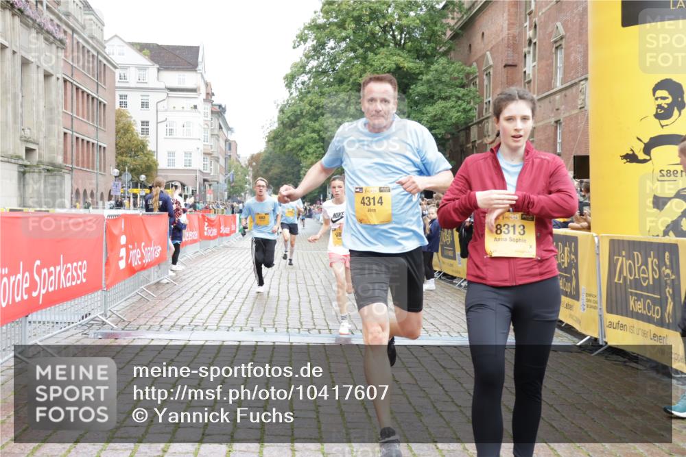 13.09.2026 - Kiel Lauf Yannick Fuchs http://msf.ph/oto/10417607 13.09.2026 09:38:56 Ziel 682, 4314, 7747, 8313, 8943, 9838, 10894, 1806, 1946, 2480, 3315, 3344, 3814, 4043, 4518, 4975, 6989, 7747, 8482, 9759, 9825, 10415, 11351, 20, 1702, 1927, 5272, 5398, 5869, 7431, 12496, 12682, 1946, 2480, 2903, 6277, 11351 meine-sportfotos.de