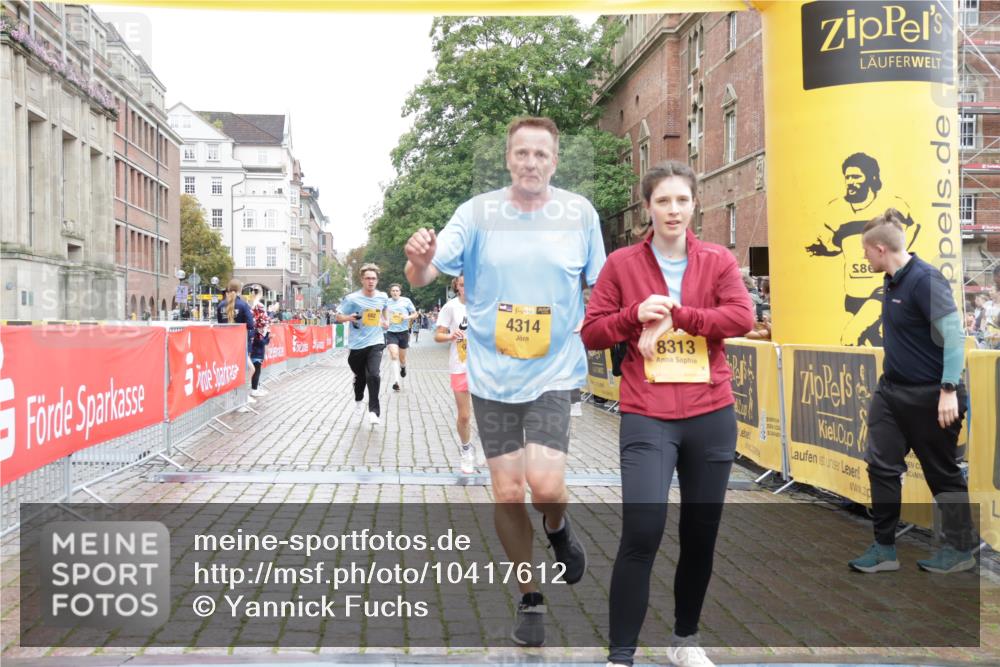 13.09.2026 - Kiel Lauf Yannick Fuchs http://msf.ph/oto/10417612 13.09.2026 09:38:56 Ziel 682, 4314, 7747, 8313, 8943, 9838, 10894, 1806, 1946, 2480, 3315, 3344, 3814, 4043, 4518, 4975, 6989, 7747, 8482, 9759, 9825, 10415, 11351, 20, 1702, 1927, 5272, 5398, 5869, 7431, 12496, 12682, 1946, 2480, 2903, 6277, 11351 meine-sportfotos.de