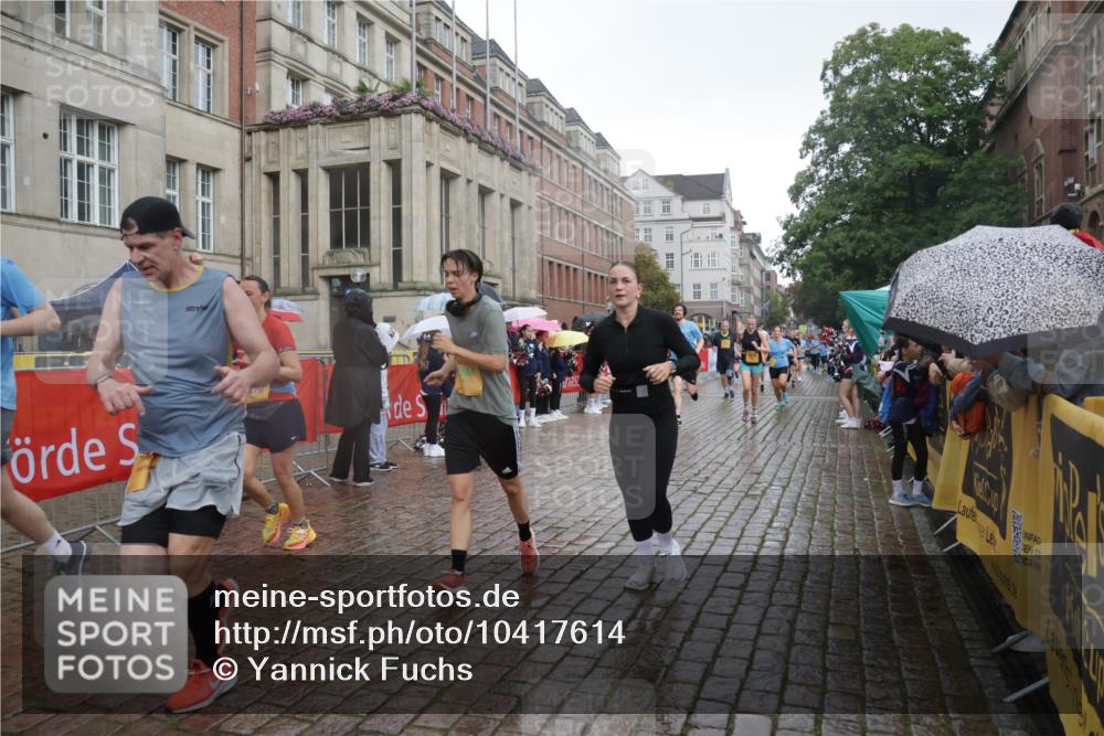 13.09.2026 - Kiel Lauf Yannick Fuchs http://msf.ph/oto/10417614 13.09.2026 10:49:42 Ziel 1388, 2167, 2245, 2668, 3259, 3294, 3311, 3459, 3508, 3979, 4049, 5179, 5350, 5651, 5849, 6024, 6157, 6292, 6339, 6877, 7011, 7311, 8263, 8644, 8717, 8977, 9037, 9107, 9275, 9469, 10037, 10191, 10204, 10516, 10703, 11354, 11880, 12180, 12378, 12410, 12515, 810, 959, 1533, 1770, 2010, 2051, 2074, 2133, 2705, 2879, 3259, 3523, 3528, 3640, 3895, 4169, 4206, 4599, 4670, 4815, 4937, 5054, 5480, 5543, 5614, 5741, 6034, 6321, 6855, 6933, 7182, 7545, 8329, 8594, 1533 meine-sportfotos.de