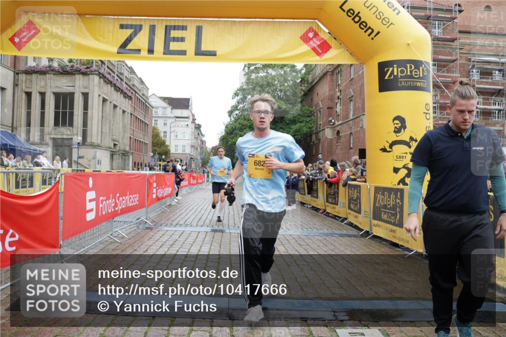 13.09.2026 - Kiel Lauf Yannick Fuchs http://msf.ph/oto/10417666 13.09.2026 09:38:58 Ziel 682, 1702, 4314, 8313, 8943, 9838, 10894, 1806, 3315, 3344, 3814, 4043, 4518, 4975, 6989, 7747, 8482, 9759, 9825, 10415, 10894, 11351, 20, 1927, 5272, 5398, 5869, 7431, 12496, 12682, 12833, 1946, 2480, 2903, 3315, 3344, 11351 meine-sportfotos.de