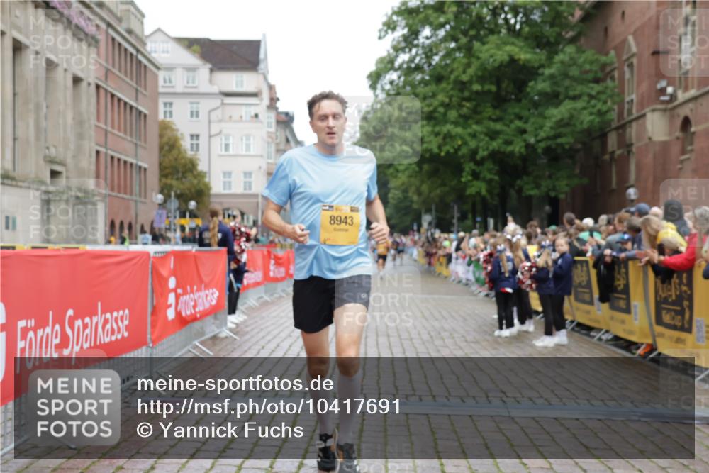 13.09.2026 - Kiel Lauf Yannick Fuchs http://msf.ph/oto/10417691 13.09.2026 09:39:00 Ziel 682, 1702, 1927, 4314, 8313, 8943, 9838, 1806, 3315, 3344, 3814, 4043, 4518, 4975, 6989, 7747, 8482, 9759, 9825, 10415, 10894, 20, 5272, 5398, 5869, 7216, 7431, 12496, 12682, 12833, 1946, 2480, 2903, 3315, 3344, 9825, 11351 meine-sportfotos.de