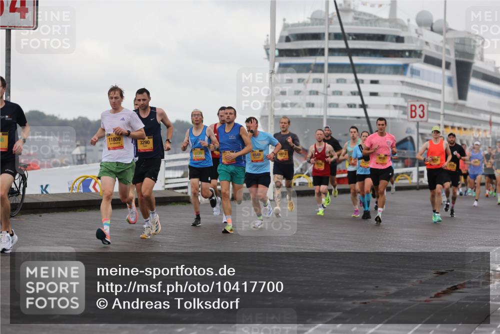 13.09.2026 - Kiel Lauf Andreas Tolksdorf http://msf.ph/oto/10417700 13.09.2026 10:56:43 Kiellinie 18, 11809, 3290, 3730, 6549, 10512, 316, 3 meine-sportfotos.de