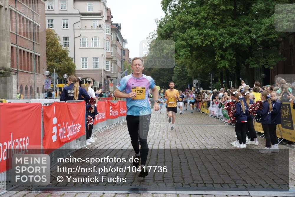 13.09.2026 - Kiel Lauf Yannick Fuchs http://msf.ph/oto/10417736 13.09.2026 09:39:04 Ziel 20, 682, 1702, 1927, 8943, 9838, 1806, 3814, 4043, 4314, 4518, 4975, 6989, 7747, 8313, 8482, 9759, 9838, 10415, 10894, 5272, 5398, 5869, 7216, 7431, 12496, 12682, 12833, 1806, 3315, 3344, 4043, 9825, 11351 meine-sportfotos.de