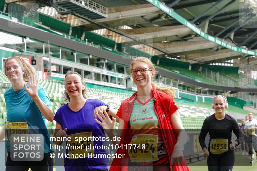 13.09.2026 - 21. swb-Marathon Bremen Michael Burmester http://msf.ph/oto/10417748 13.09.2026 10:42:48 Laufen im Stadion 10002, 10004, 10005, 10148, 10271, 10303, 10330, 10361, 10362, 10395, 10396, 10402, 10422, 10461, 10462, 10474, 10490, 10491, 10519, 10546, 10547, 10557, 10572, 10665, 10705, 10719, 10722, 10752, 10773, 10776, 10784, 10805, 10854, 10859, 10880, 10889, 10899, 10900, 10909, 10963, 10977, 11026, 11027, 11041, 11078, 11084, 11085, 11090, 11097, 11098, 11140, 11173, 11192, 11217, 11264, 11274, 11461, 11482 meine-sportfotos.de