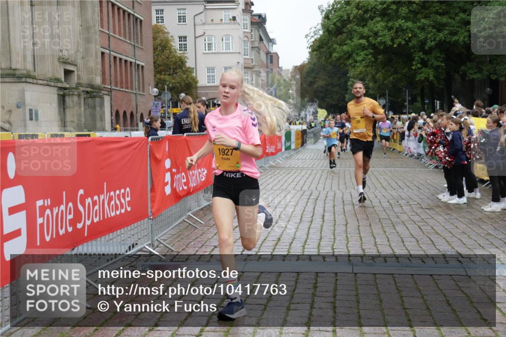 13.09.2026 - Kiel Lauf Yannick Fuchs http://msf.ph/oto/10417763 13.09.2026 09:39:07 Ziel 20, 1702, 1927, 8943, 12496, 682, 3814, 4314, 4518, 4975, 6989, 7747, 8313, 8482, 8943, 9759, 9838, 10415, 10894, 3522, 4104, 5272, 5398, 5869, 7216, 7431, 8591, 12682, 12833, 1806, 3315, 3344, 4043, 4518, 6989, 9825 meine-sportfotos.de