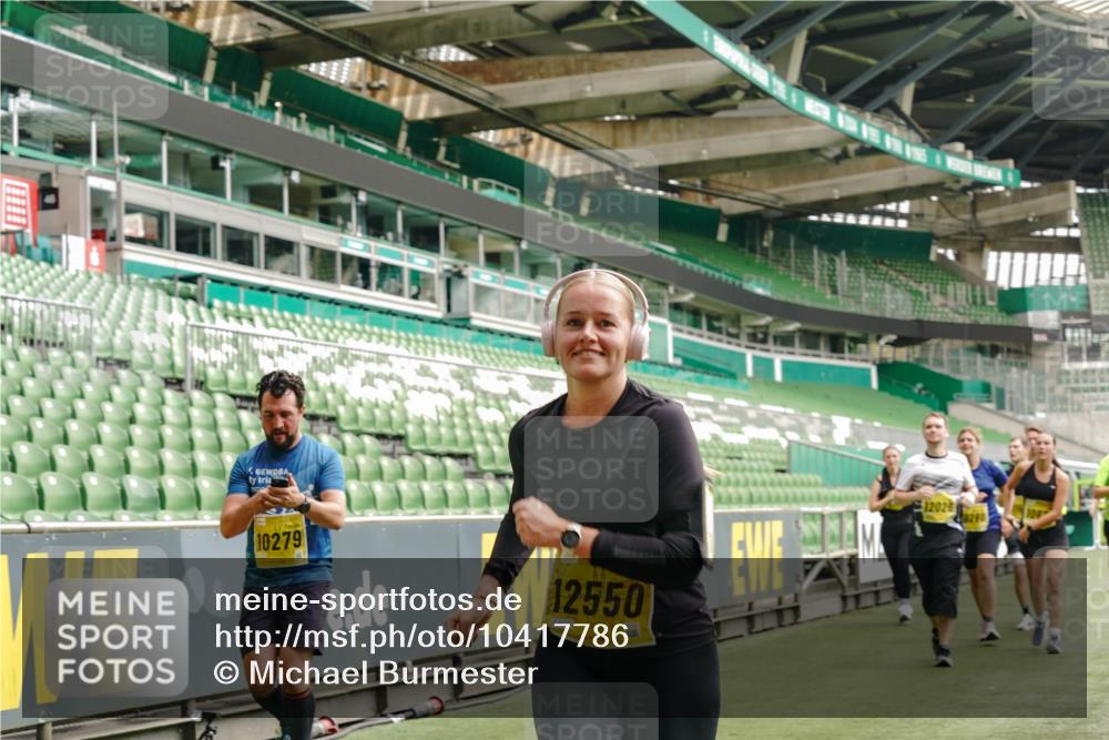 13.09.2026 - 21. swb-Marathon Bremen Michael Burmester http://msf.ph/oto/10417786 13.09.2026 10:42:49 Laufen im Stadion 10002, 10004, 10005, 10148, 10271, 10303, 10330, 10361, 10362, 10395, 10396, 10402, 10422, 10461, 10462, 10474, 10490, 10491, 10519, 10546, 10547, 10557, 10572, 10665, 10705, 10719, 10722, 10752, 10773, 10776, 10784, 10805, 10854, 10859, 10880, 10889, 10899, 10900, 10909, 10963, 10977, 11026, 11027, 11041, 11078, 11084, 11085, 11090, 11097, 11098, 11140, 11173, 11192, 11217, 11264, 11274, 11456, 11461, 11482 meine-sportfotos.de