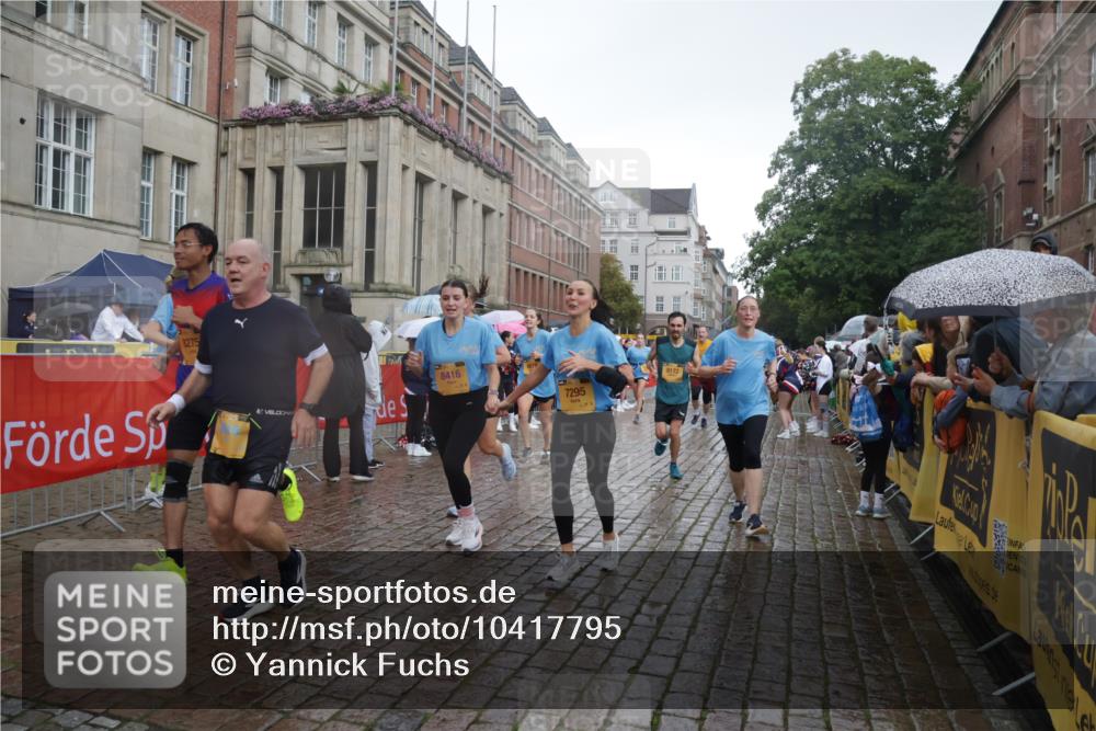 13.09.2026 - Kiel Lauf Yannick Fuchs http://msf.ph/oto/10417795 13.09.2026 10:49:55 Ziel 136, 253, 1452, 2733, 3008, 3076, 3164, 3459, 4039, 4317, 4921, 5115, 5350, 5370, 5685, 6827, 6830, 6831, 7437, 8185, 8237, 8459, 8595, 8644, 8977, 9037, 9107, 9449, 10171, 10216, 10297, 10534, 10703, 10767, 11414, 11485, 11524, 11712, 12410, 12590, 959, 1388, 1770, 2010, 2133, 2167, 2245, 2668, 2705, 3259, 3294, 3311, 3508, 3528, 3979, 4049, 4169, 4937, 5054, 5179, 5651, 5741, 5849, 6024, 6034, 6157, 6292, 6321, 6339, 6877, 7011, 8644 meine-sportfotos.de