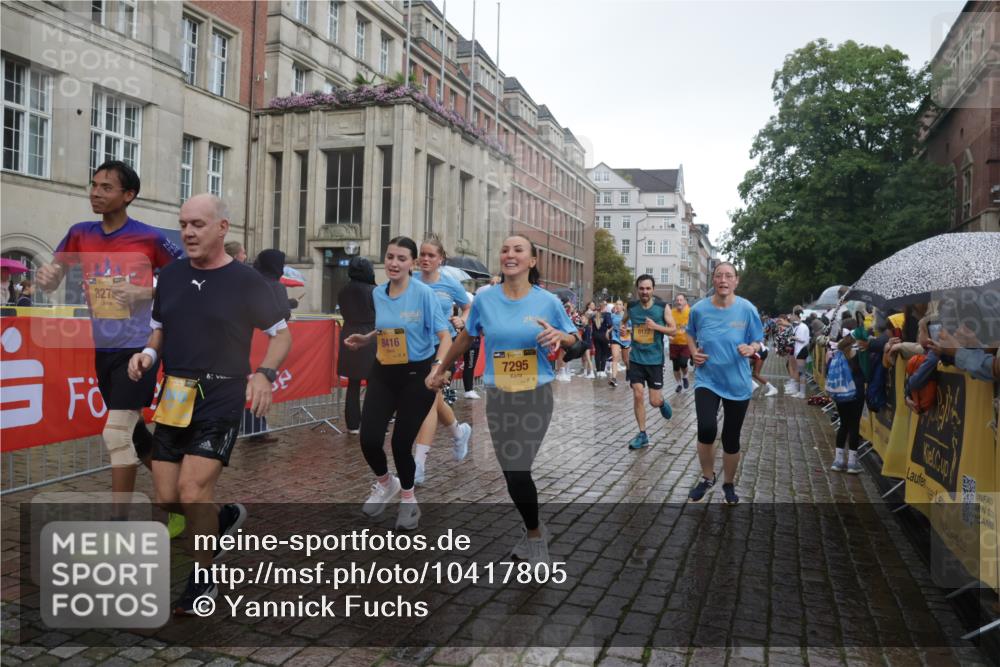 13.09.2026 - Kiel Lauf Yannick Fuchs http://msf.ph/oto/10417805 13.09.2026 10:49:55 Ziel 136, 253, 1452, 2733, 3008, 3076, 3164, 3459, 4039, 4317, 4921, 5115, 5350, 5370, 5685, 6827, 6830, 6831, 7437, 8185, 8237, 8459, 8595, 8644, 8977, 9037, 9107, 9449, 10171, 10216, 10297, 10534, 10703, 10767, 11414, 11485, 11524, 11712, 12410, 12590, 959, 1388, 1770, 2010, 2133, 2167, 2245, 2668, 2705, 3259, 3294, 3311, 3508, 3528, 3979, 4049, 4169, 4937, 5054, 5179, 5651, 5741, 5849, 6024, 6034, 6157, 6292, 6321, 6339, 6877, 7011, 8644 meine-sportfotos.de