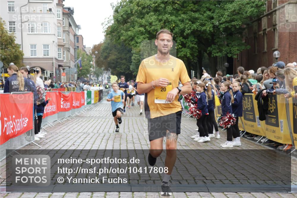 13.09.2026 - Kiel Lauf Yannick Fuchs http://msf.ph/oto/10417808 13.09.2026 09:39:09 Ziel 20, 1702, 1927, 5869, 7431, 12496, 12682, 682, 3814, 4314, 4518, 4975, 7747, 8313, 8482, 8943, 9759, 9838, 10415, 10894, 3522, 4104, 5272, 5398, 7216, 8591, 8807, 12833, 1806, 4043, 4518, 4975, 6989, 9825 meine-sportfotos.de