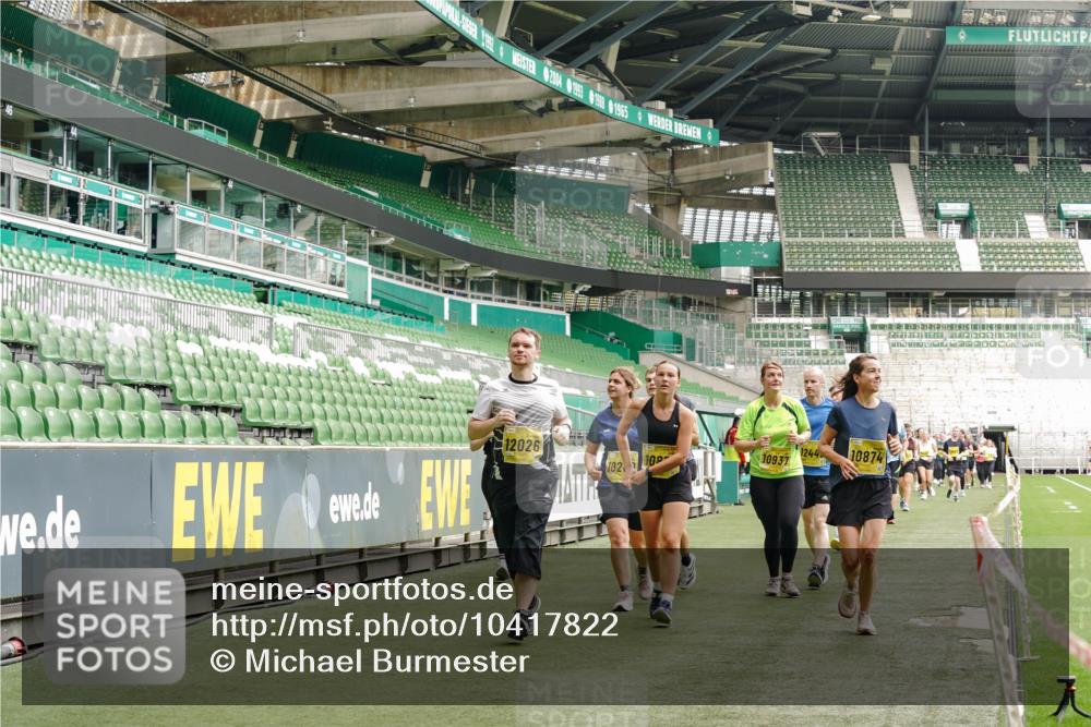 13.09.2026 - 21. swb-Marathon Bremen Michael Burmester http://msf.ph/oto/10417822 13.09.2026 10:42:50 Laufen im Stadion 10002, 10004, 10005, 10148, 10271, 10303, 10330, 10361, 10362, 10395, 10396, 10402, 10422, 10461, 10462, 10474, 10490, 10491, 10519, 10546, 10547, 10557, 10572, 10665, 10705, 10719, 10722, 10752, 10773, 10776, 10784, 10805, 10854, 10859, 10880, 10889, 10899, 10900, 10909, 10963, 10977, 11026, 11027, 11041, 11078, 11084, 11085, 11090, 11097, 11098, 11140, 11173, 11192, 11217, 11264, 11274, 11456, 11461, 11482 meine-sportfotos.de