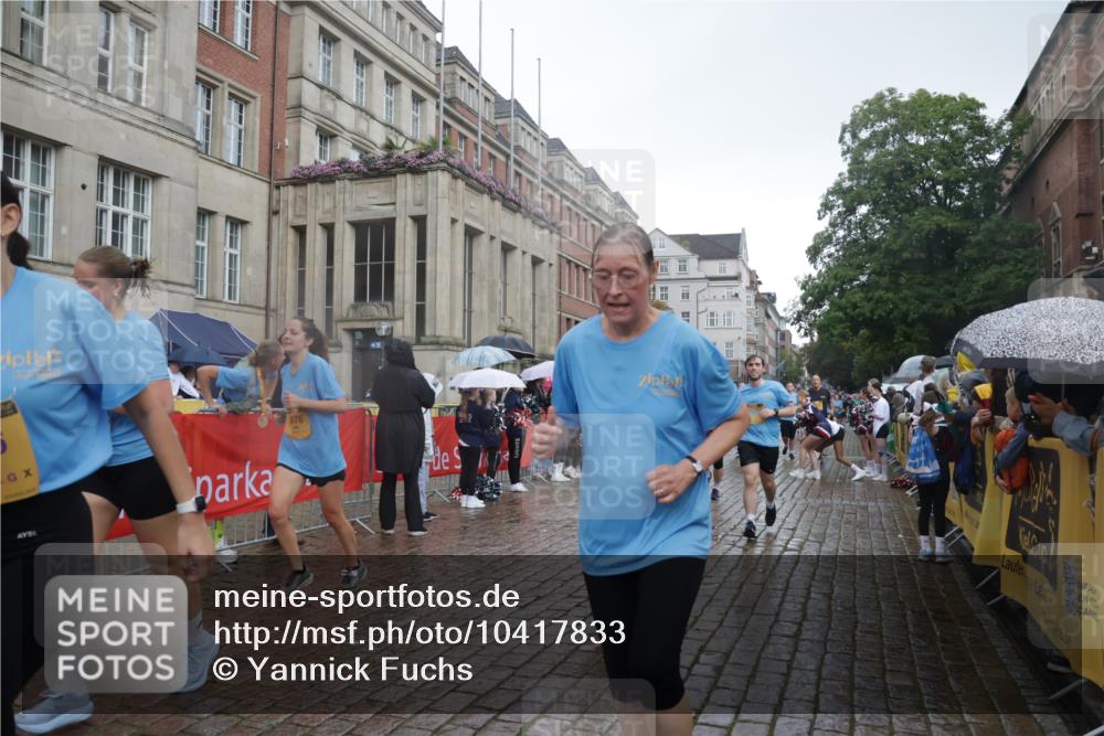 13.09.2026 - Kiel Lauf Yannick Fuchs http://msf.ph/oto/10417833 13.09.2026 10:49:56 Ziel 136, 253, 1401, 1452, 2733, 3008, 3076, 3164, 3459, 4039, 4317, 4921, 5115, 5350, 5370, 5685, 6827, 6830, 6831, 7437, 8185, 8237, 8459, 8595, 8977, 9037, 9449, 10171, 10216, 10237, 10297, 10534, 10703, 10767, 11414, 11485, 11524, 11712, 12590, 959, 1388, 1770, 2010, 2133, 2167, 2245, 2668, 2705, 3259, 3294, 3311, 3508, 3528, 3979, 4049, 4169, 4937, 5054, 5179, 5651, 5741, 5849, 6024, 6034, 6157, 6292, 6321, 6339, 6877, 7011, 8644, 9037 meine-sportfotos.de