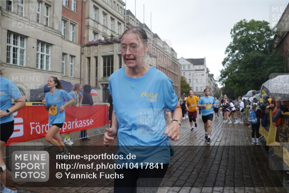 13.09.2026 - Kiel Lauf Yannick Fuchs http://msf.ph/oto/10417841 13.09.2026 10:49:57 Ziel 136, 253, 1401, 1452, 2733, 3008, 3076, 3164, 3459, 4039, 4317, 4921, 5115, 5350, 5370, 5438, 5685, 6827, 6830, 6831, 7437, 8185, 8237, 8459, 8595, 8977, 9449, 10171, 10216, 10237, 10297, 10534, 10703, 10767, 11414, 11437, 11485, 11524, 11712, 12590, 959, 1388, 1770, 2133, 2167, 2245, 2668, 2705, 3259, 3294, 3311, 3459, 3508, 3528, 3979, 4049, 4169, 4937, 5054, 5179, 5350, 5651, 5741, 5849, 6024, 6034, 6157, 6292, 6321, 6339, 6877, 7011, 8644, 8977, 9037, 177 meine-sportfotos.de