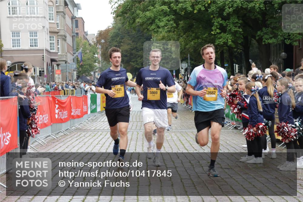 13.09.2026 - Kiel Lauf Yannick Fuchs http://msf.ph/oto/10417845 13.09.2026 09:39:13 Ziel 20, 1702, 1927, 5272, 5398, 5869, 7431, 12496, 12682, 12833, 682, 1702, 3814, 4314, 7747, 8313, 8482, 8943, 9759, 9838, 10415, 10894, 3522, 4104, 7216, 8591, 8807, 3814, 4518, 4975, 6989, 8482 meine-sportfotos.de