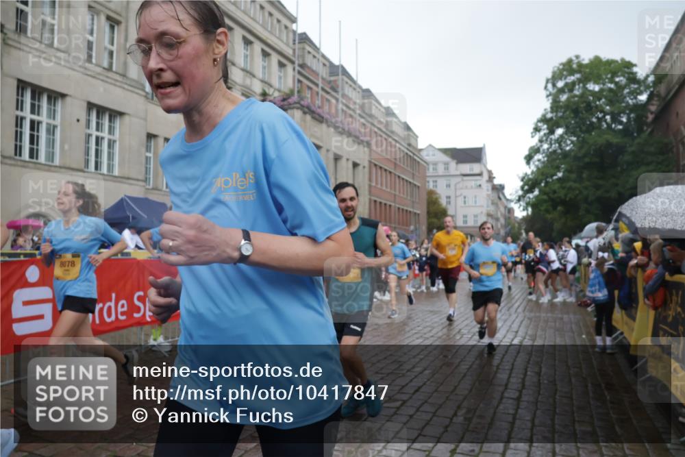 13.09.2026 - Kiel Lauf Yannick Fuchs http://msf.ph/oto/10417847 13.09.2026 10:49:57 Ziel 136, 253, 1401, 1452, 2733, 3008, 3076, 3164, 3459, 4039, 4317, 4921, 5115, 5350, 5370, 5438, 5685, 6827, 6830, 6831, 7437, 8185, 8237, 8459, 8595, 8977, 9449, 10171, 10216, 10237, 10297, 10534, 10703, 10767, 11414, 11437, 11485, 11524, 11712, 12590, 959, 1388, 1770, 2133, 2167, 2245, 2668, 2705, 3259, 3294, 3311, 3459, 3508, 3528, 3979, 4049, 4169, 4937, 5054, 5179, 5350, 5651, 5741, 5849, 6024, 6034, 6157, 6292, 6321, 6339, 6877, 7011, 8644, 8977, 9037, 177 meine-sportfotos.de
