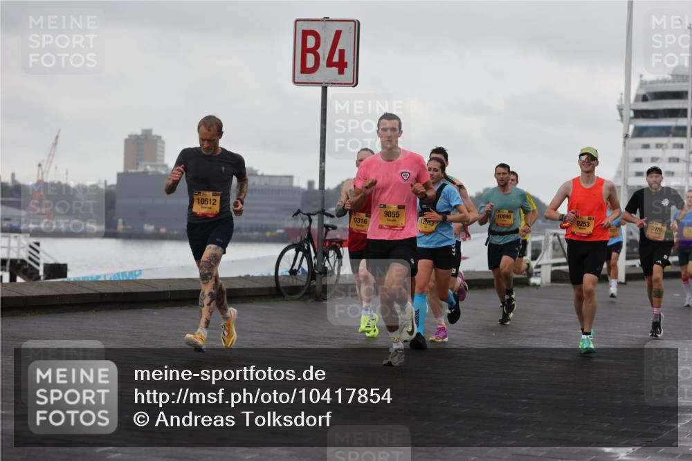 13.09.2026 - Kiel Lauf Andreas Tolksdorf http://msf.ph/oto/10417854 13.09.2026 10:56:48 Kiellinie 10512, 4, 10008, 9855, 2083, 9316, 9253, 3970 meine-sportfotos.de