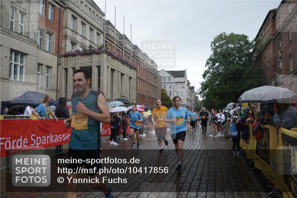 13.09.2026 - Kiel Lauf Yannick Fuchs http://msf.ph/oto/10417856 13.09.2026 10:49:58 Ziel 136, 253, 1401, 1452, 2733, 2901, 3008, 3076, 3164, 4039, 4317, 4921, 5115, 5370, 5438, 5685, 6827, 6830, 6831, 7437, 8185, 8237, 8459, 8595, 9449, 10171, 10216, 10237, 10297, 10534, 10767, 11414, 11437, 11485, 11524, 11712, 12590, 12664, 959, 1388, 1770, 2133, 2167, 2245, 2668, 2705, 3008, 3164, 3259, 3294, 3311, 3459, 3508, 3528, 3979, 4049, 4169, 4937, 5054, 5179, 5350, 5370, 5651, 5741, 5849, 6024, 6034, 6157, 6292, 6321, 6339, 6827, 6877, 7011, 8644, 8977, 9037, 177 meine-sportfotos.de