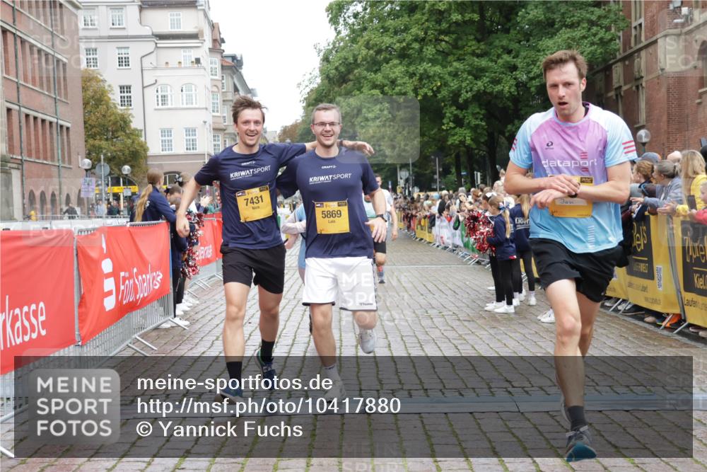 13.09.2026 - Kiel Lauf Yannick Fuchs http://msf.ph/oto/10417880 13.09.2026 09:39:15 Ziel 20, 1927, 5272, 5398, 5869, 7216, 7431, 12496, 12682, 12833, 682, 1702, 1927, 3814, 4314, 7747, 8313, 8482, 8943, 9759, 9838, 10415, 10894, 3522, 4104, 8591, 8807, 9351, 9444, 3814, 4518, 4975, 6989, 8482, 10415 meine-sportfotos.de