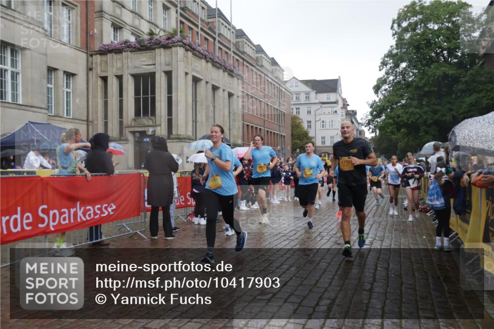 13.09.2026 - Kiel Lauf Yannick Fuchs http://msf.ph/oto/10417903 13.09.2026 10:50:01 Ziel 136, 253, 723, 1057, 1401, 1452, 2733, 2901, 3076, 4039, 4317, 4921, 5115, 5438, 5685, 5804, 6445, 6830, 7437, 8185, 8237, 8459, 8595, 8665, 10171, 10216, 10237, 10297, 10534, 10767, 11414, 11437, 11485, 11712, 11776, 12590, 12664, 12747, 959, 1388, 1770, 2167, 2245, 2668, 2705, 3008, 3164, 3259, 3294, 3311, 3459, 3508, 3528, 3979, 4049, 5054, 5179, 5350, 5370, 5651, 5741, 5849, 6024, 6034, 6157, 6292, 6321, 6339, 6827, 6830, 6831, 6877, 7011, 8644, 8977, 9037, 177 meine-sportfotos.de