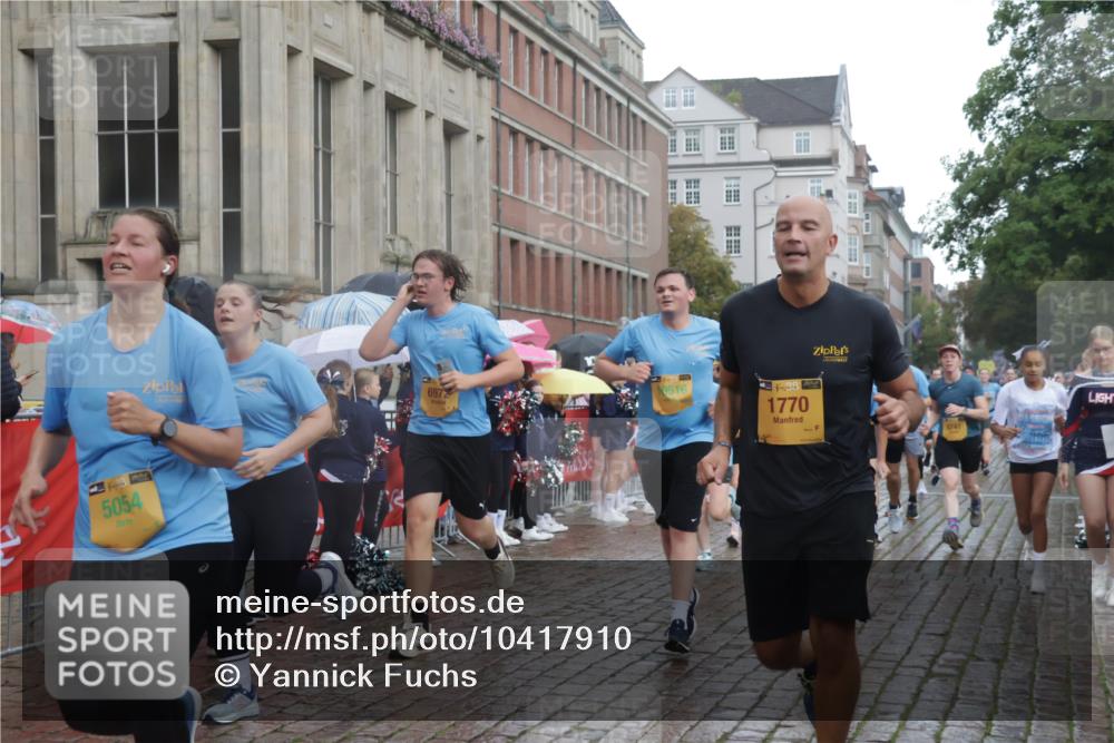 13.09.2026 - Kiel Lauf Yannick Fuchs http://msf.ph/oto/10417910 13.09.2026 10:50:01 Ziel 136, 253, 723, 1057, 1401, 1452, 2733, 2901, 3076, 4039, 4317, 4921, 5115, 5438, 5685, 5804, 6445, 6830, 7437, 8185, 8237, 8459, 8595, 8665, 10171, 10216, 10237, 10297, 10534, 10767, 11414, 11437, 11485, 11712, 11776, 12590, 12664, 12747, 959, 1388, 1770, 2167, 2245, 2668, 2705, 3008, 3164, 3259, 3294, 3311, 3459, 3508, 3528, 3979, 4049, 5054, 5179, 5350, 5370, 5651, 5741, 5849, 6024, 6034, 6157, 6292, 6321, 6339, 6827, 6830, 6831, 6877, 7011, 8644, 8977, 9037, 177 meine-sportfotos.de