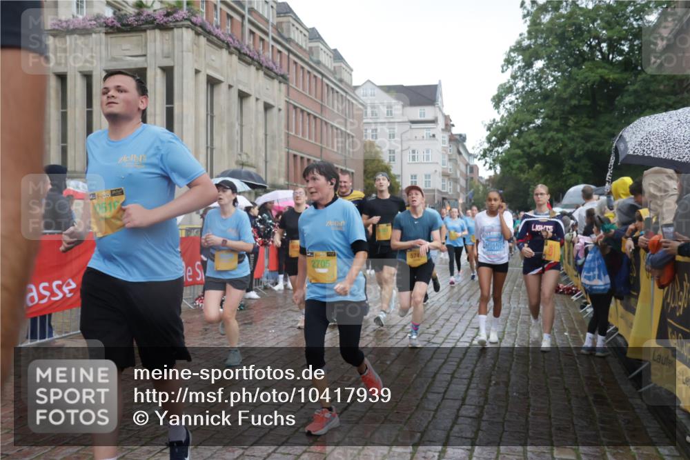 13.09.2026 - Kiel Lauf Yannick Fuchs http://msf.ph/oto/10417939 13.09.2026 10:50:03 Ziel 136, 253, 723, 1057, 1401, 1452, 2709, 2733, 2901, 3076, 4039, 4317, 4921, 5115, 5438, 5685, 5804, 6445, 7437, 8185, 8375, 8459, 8665, 10171, 10216, 10237, 10297, 10534, 10767, 11414, 11437, 11485, 11776, 12590, 12664, 12747, 959, 1388, 2167, 2245, 2668, 2705, 3008, 3164, 3259, 3294, 3311, 3459, 3508, 3528, 3979, 4049, 5179, 5350, 5370, 5651, 5741, 5849, 6024, 6157, 6292, 6321, 6339, 6827, 6830, 6831, 6877, 7011, 8237, 8644, 8977, 9037, 177, 6321 meine-sportfotos.de