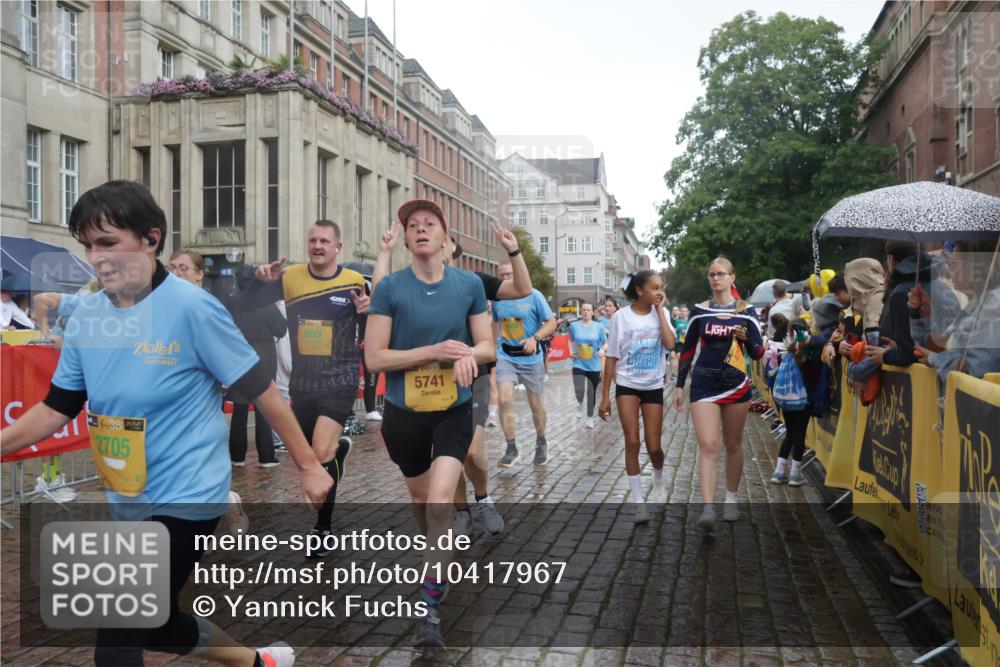 13.09.2026 - Kiel Lauf Yannick Fuchs http://msf.ph/oto/10417967 13.09.2026 10:50:04 Ziel 136, 253, 723, 1057, 1401, 1452, 2709, 2733, 2901, 3076, 4039, 4317, 4714, 4921, 5115, 5438, 5685, 5804, 6445, 7437, 7788, 8185, 8375, 8459, 8665, 10171, 10216, 10237, 10297, 10534, 10767, 11414, 11437, 11485, 11776, 12590, 12664, 12747, 959, 1388, 2167, 2245, 2668, 2705, 3008, 3164, 3259, 3294, 3311, 3459, 3508, 3528, 3979, 4039, 4049, 5179, 5350, 5370, 5651, 5741, 5849, 6024, 6157, 6292, 6321, 6339, 6827, 6830, 6831, 6877, 7011, 8237, 8644, 8977, 9037, 177, 3259, 6321 meine-sportfotos.de