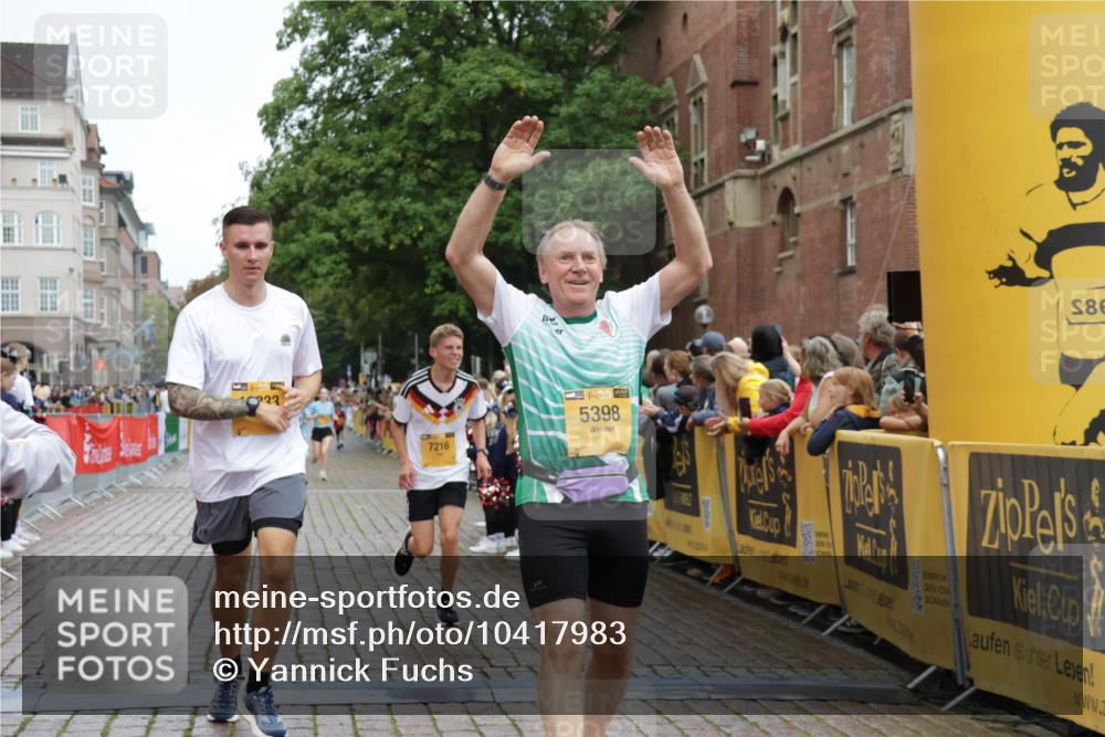 13.09.2026 - Kiel Lauf Yannick Fuchs http://msf.ph/oto/10417983 13.09.2026 09:39:19 Ziel 5272, 5398, 5869, 7216, 7431, 12496, 12682, 12833, 20, 682, 1702, 1927, 4314, 7747, 8313, 8943, 9759, 9838, 10894, 3522, 4104, 8591, 8807, 9351, 9444, 10303, 3814, 7747, 8482, 9759, 10415 meine-sportfotos.de