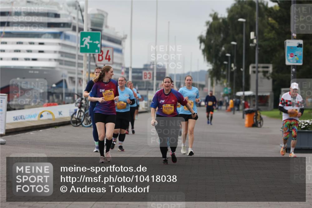 13.09.2026 - Kiel Lauf Andreas Tolksdorf http://msf.ph/oto/10418038 13.09.2026 10:08:22 Kiellinie 1, 3, 4, 83, 11926, 7298, 12370 meine-sportfotos.de