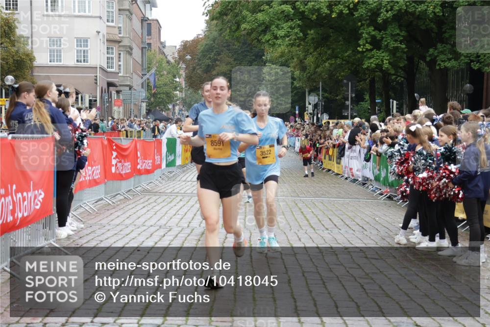 13.09.2026 - Kiel Lauf Yannick Fuchs http://msf.ph/oto/10418045 13.09.2026 09:39:25 Ziel 3522, 4104, 5272, 5398, 7216, 8591, 8807, 12833, 20, 682, 1702, 1927, 4314, 5869, 7431, 8313, 8943, 9838, 12496, 12682, 4090, 4862, 9351, 9444, 9782, 10303, 10769, 12172, 4314, 7747, 8313, 9759, 10894 meine-sportfotos.de