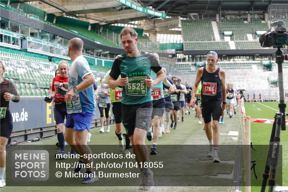 13.09.2026 - 21. swb-Marathon Bremen Michael Burmester http://msf.ph/oto/10418055 13.09.2026 13:20:25 Laufen im Stadion 333, 464, 512, 620, 704, 938, 1066, 1129, 1156, 1158, 1409, 1439, 1446, 1506, 1676, 1697, 1756, 1808, 1815, 1846, 1916, 2010, 2028, 2064, 2139, 2201, 2240, 2258, 2278, 2315, 2349, 2394, 2395, 2414, 2417, 2437, 2501, 2519, 2533, 2557, 2563, 2588, 2626, 2689, 2694, 2695, 2702, 2703, 2722, 2736, 2756, 2786, 2793, 2843, 2845, 2886, 2983, 3004, 3010, 3017, 3018, 3031, 3035, 3036, 3037, 3046, 3059, 3070, 3072, 3074, 3102, 3116, 3139, 3189, 3198, 3243, 3263, 3264, 3310, 3315 meine-sportfotos.de