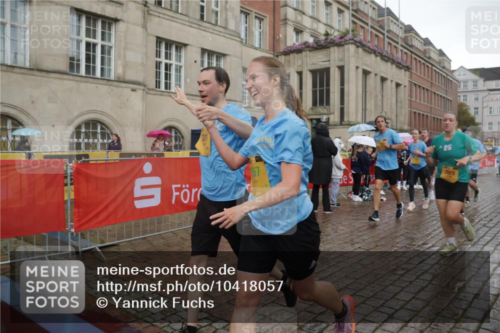 13.09.2026 - Kiel Lauf Yannick Fuchs http://msf.ph/oto/10418057 13.09.2026 10:50:09 Ziel 124, 706, 707, 723, 1057, 1154, 1401, 2709, 2901, 3889, 4317, 4714, 5394, 5438, 5804, 6445, 7788, 7806, 8375, 8398, 8665, 9034, 9423, 9949, 10237, 11391, 11437, 11776, 12664, 12747, 136, 253, 1388, 1452, 2167, 2245, 2668, 2733, 3008, 3076, 3164, 3294, 3311, 3459, 3508, 3979, 4039, 4049, 4921, 5115, 5179, 5350, 5370, 5651, 5685, 5849, 6024, 6157, 6292, 6339, 6827, 6830, 6831, 6877, 7011, 8237, 8644, 8977, 9037, 177, 3259, 6321, 8717 meine-sportfotos.de