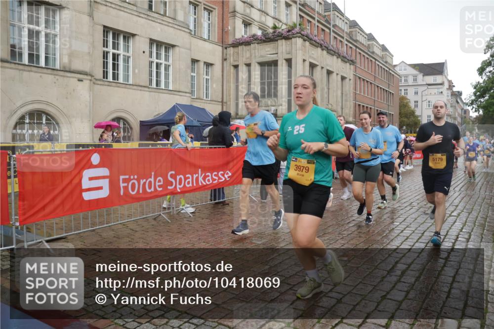 13.09.2026 - Kiel Lauf Yannick Fuchs http://msf.ph/oto/10418069 13.09.2026 10:50:09 Ziel 124, 706, 707, 723, 1057, 1154, 1401, 2709, 2901, 3889, 4317, 4714, 5394, 5438, 5804, 6445, 7788, 7806, 8375, 8398, 8665, 9034, 9423, 9949, 10237, 11391, 11437, 11776, 12664, 12747, 136, 253, 1388, 1452, 2167, 2245, 2668, 2733, 3008, 3076, 3164, 3294, 3311, 3459, 3508, 3979, 4039, 4049, 4921, 5115, 5179, 5350, 5370, 5651, 5685, 5849, 6024, 6157, 6292, 6339, 6827, 6830, 6831, 6877, 7011, 8237, 8644, 8977, 9037, 177, 3259, 6321, 8717 meine-sportfotos.de