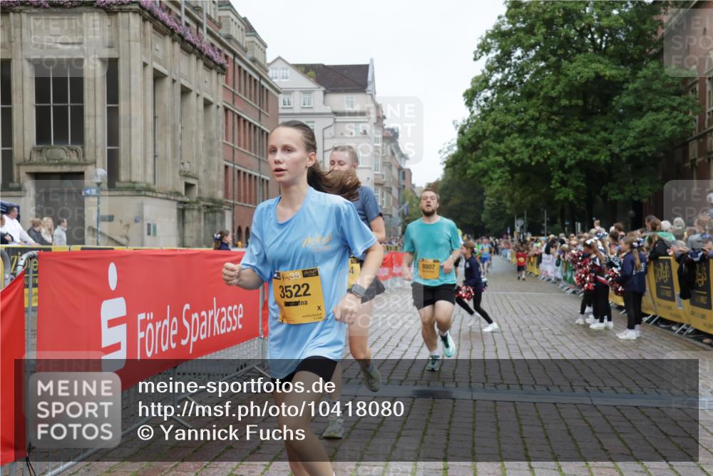 13.09.2026 - Kiel Lauf Yannick Fuchs http://msf.ph/oto/10418080 13.09.2026 09:39:29 Ziel 3522, 4104, 7216, 8591, 8807, 9351, 20, 682, 1702, 1927, 5272, 5398, 5869, 7216, 7431, 8943, 9838, 12496, 12682, 12833, 2510, 4090, 4605, 4862, 8620, 9367, 9444, 9782, 10303, 10769, 12172, 682, 4314, 8313, 8943, 9838, 10894 meine-sportfotos.de