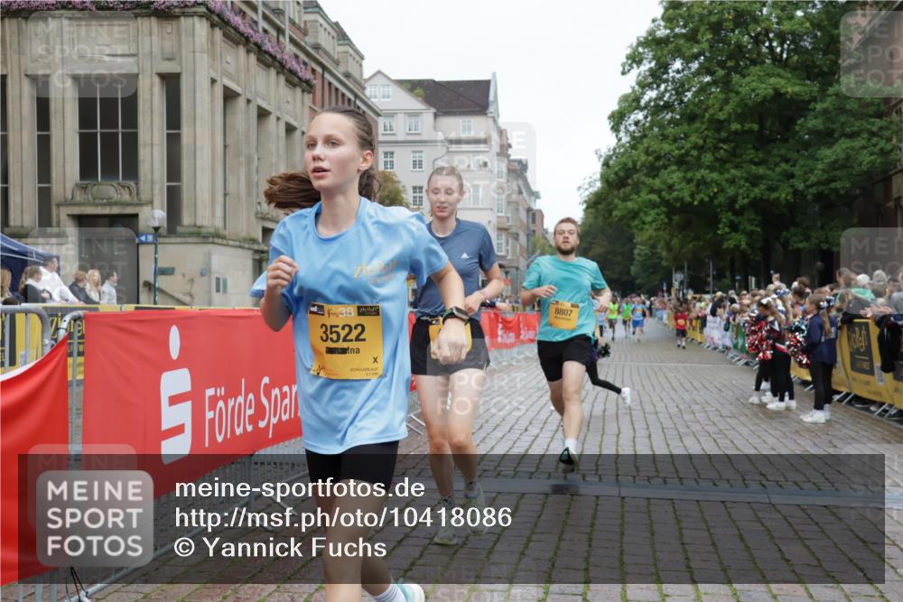 13.09.2026 - Kiel Lauf Yannick Fuchs http://msf.ph/oto/10418086 13.09.2026 09:39:29 Ziel 3522, 4104, 7216, 8591, 8807, 9351, 20, 682, 1702, 1927, 5272, 5398, 5869, 7216, 7431, 8943, 9838, 12496, 12682, 12833, 2510, 4090, 4605, 4862, 8620, 9367, 9444, 9782, 10303, 10769, 12172, 682, 4314, 8313, 8943, 9838, 10894 meine-sportfotos.de