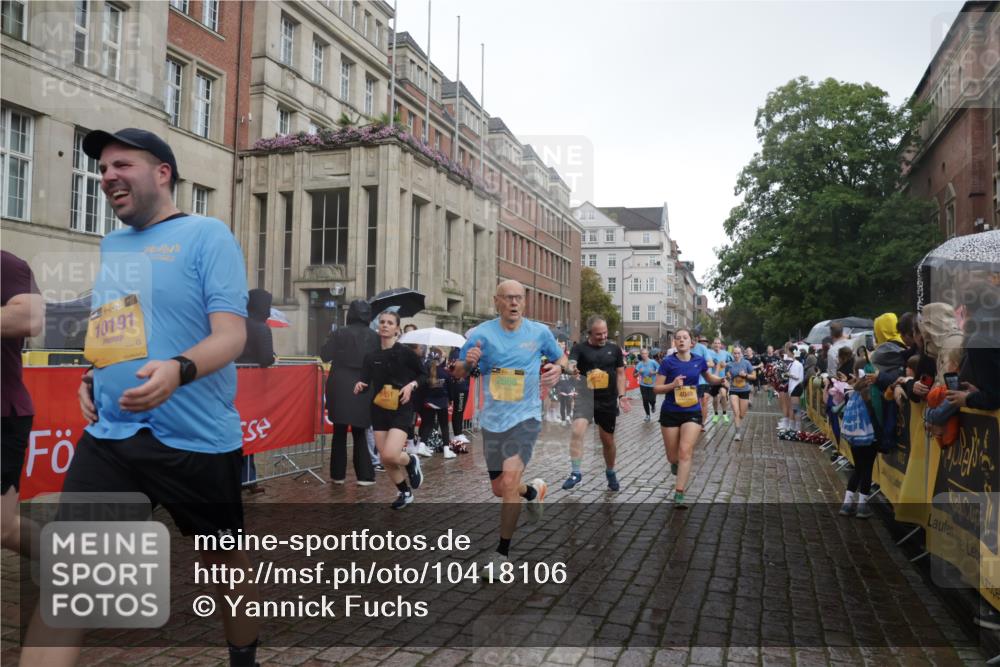 13.09.2026 - Kiel Lauf Yannick Fuchs http://msf.ph/oto/10418106 13.09.2026 10:50:11 Ziel 124, 706, 707, 723, 1008, 1057, 1154, 1401, 2709, 2901, 3889, 4714, 4743, 5394, 5438, 5804, 6248, 6250, 6445, 7788, 7791, 7806, 8375, 8398, 8665, 9034, 9423, 9949, 10237, 11391, 11437, 11776, 12664, 12747, 136, 253, 1388, 1401, 1452, 2245, 2668, 2733, 3008, 3076, 3164, 3294, 3311, 3459, 3508, 4039, 4049, 4317, 4921, 5115, 5179, 5350, 5370, 5651, 5685, 5849, 6024, 6157, 6292, 6339, 6827, 6830, 6831, 6877, 7011, 8237, 8644, 8977, 9037, 177, 3259, 6321, 8717 meine-sportfotos.de