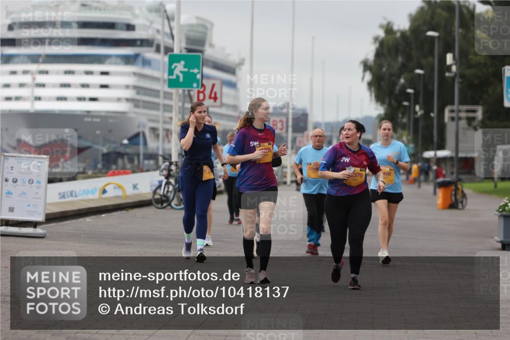 13.09.2026 - Kiel Lauf Andreas Tolksdorf http://msf.ph/oto/10418137 13.09.2026 10:08:23 Kiellinie 34, 326, 83, 1055, 400, 370 meine-sportfotos.de