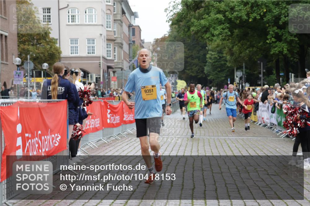 13.09.2026 - Kiel Lauf Yannick Fuchs http://msf.ph/oto/10418153 13.09.2026 09:39:33 Ziel 3522, 4104, 8591, 8807, 9351, 9444, 10303, 20, 1702, 1927, 5272, 5398, 5869, 7216, 7431, 12496, 12682, 12833, 2510, 4090, 4605, 4862, 8620, 9367, 9782, 10031, 10769, 11034, 12172, 682, 4314, 8313, 8943, 9838 meine-sportfotos.de