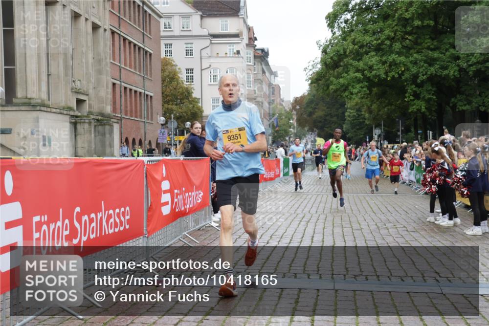 13.09.2026 - Kiel Lauf Yannick Fuchs http://msf.ph/oto/10418165 13.09.2026 09:39:35 Ziel 3522, 4104, 8591, 8807, 9351, 9444, 9782, 10303, 10769, 12172, 20, 1702, 1927, 5272, 5398, 5869, 7216, 7431, 8591, 12496, 12682, 12833, 2123, 2510, 4090, 4605, 4862, 8620, 9367, 10031, 11034, 682, 1702, 4314, 8313, 8943, 9838 meine-sportfotos.de