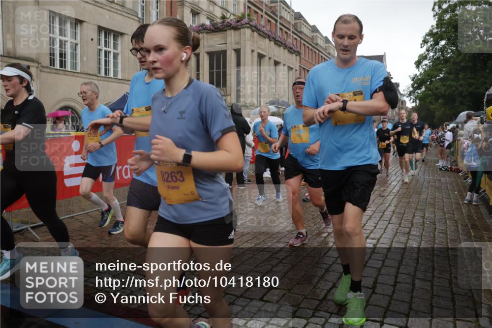 13.09.2026 - Kiel Lauf Yannick Fuchs http://msf.ph/oto/10418180 13.09.2026 10:50:16 Ziel 124, 177, 706, 707, 723, 1008, 1154, 2709, 3214, 3216, 3436, 3889, 4270, 4714, 4743, 5394, 5456, 5804, 6248, 6250, 6445, 7788, 7791, 7806, 8375, 8398, 8665, 8753, 8779, 8865, 8866, 8880, 9034, 9231, 9325, 9423, 9949, 10382, 11391, 11413, 11545, 11614, 136, 253, 723, 1057, 1388, 1401, 1452, 2245, 2733, 2901, 3008, 3076, 3164, 3294, 3311, 3459, 3508, 4039, 4317, 4921, 5115, 5350, 5370, 5438, 5685, 5804, 5849, 6024, 6157, 6445, 6827, 6830, 6831, 7011, 8237, 8644, 8977, 9037 meine-sportfotos.de