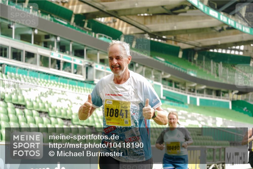 13.09.2026 - 21. swb-Marathon Bremen Michael Burmester http://msf.ph/oto/10418190 13.09.2026 10:43:03 Laufen im Stadion 10002, 10004, 10005, 10148, 10271, 10303, 10325, 10330, 10335, 10361, 10362, 10395, 10396, 10402, 10422, 10459, 10461, 10462, 10474, 10490, 10491, 10513, 10519, 10546, 10547, 10557, 10572, 10605, 10606, 10665, 10752, 10773, 10784, 10805, 10854, 10880, 10889, 10899, 10900, 10909, 10963, 10977, 11026, 11027, 11041, 11078, 11084, 11085, 11090, 11097, 11098, 11140, 11173, 11192, 11217, 11264, 11274, 11333, 11337, 11448, 11456, 11461, 11482 meine-sportfotos.de