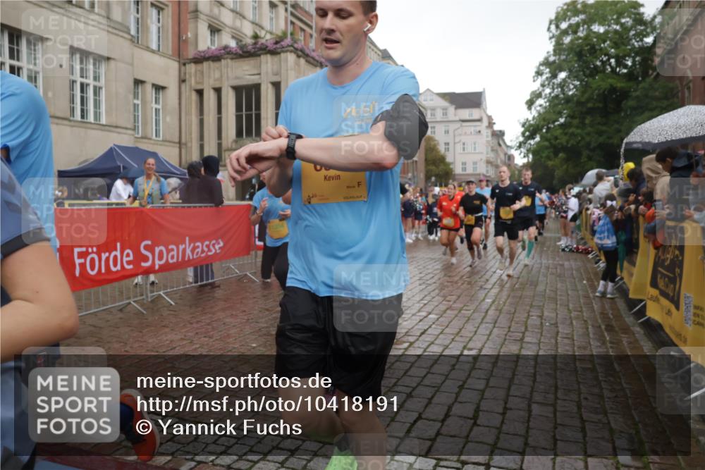 13.09.2026 - Kiel Lauf Yannick Fuchs http://msf.ph/oto/10418191 13.09.2026 10:50:16 Ziel 124, 177, 706, 707, 723, 1008, 1154, 2709, 3214, 3216, 3436, 3889, 4270, 4714, 4743, 5394, 5456, 5804, 6248, 6250, 6445, 7788, 7791, 7806, 8375, 8398, 8665, 8753, 8779, 8865, 8866, 8880, 9034, 9231, 9325, 9423, 9949, 10382, 11391, 11413, 11545, 11614, 136, 253, 723, 1057, 1388, 1401, 1452, 2245, 2733, 2901, 3008, 3076, 3164, 3294, 3311, 3459, 3508, 4039, 4317, 4921, 5115, 5350, 5370, 5438, 5685, 5804, 5849, 6024, 6157, 6445, 6827, 6830, 6831, 7011, 8237, 8644, 8977, 9037 meine-sportfotos.de