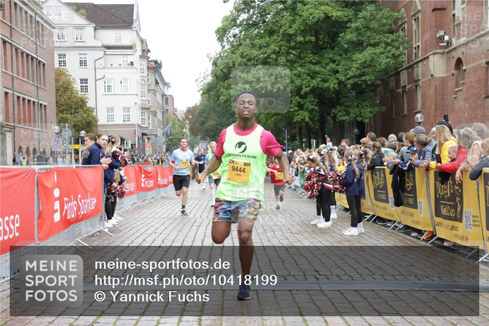 13.09.2026 - Kiel Lauf Yannick Fuchs http://msf.ph/oto/10418199 13.09.2026 09:39:37 Ziel 4104, 8807, 9351, 9444, 9782, 10303, 10769, 12172, 20, 1702, 1927, 3522, 4104, 5272, 5398, 5869, 7216, 7431, 8591, 12496, 12682, 12833, 2123, 2510, 4090, 4605, 4862, 6209, 8620, 9367, 10031, 11034, 682, 1702, 1927, 8943 meine-sportfotos.de