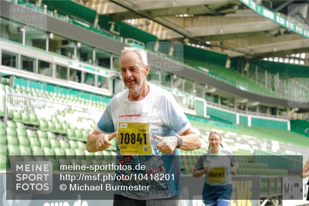 13.09.2026 - 21. swb-Marathon Bremen Michael Burmester http://msf.ph/oto/10418201 13.09.2026 10:43:03 Laufen im Stadion 10002, 10004, 10005, 10148, 10271, 10303, 10325, 10330, 10335, 10361, 10362, 10395, 10396, 10402, 10422, 10459, 10461, 10462, 10474, 10490, 10491, 10513, 10519, 10546, 10547, 10557, 10572, 10605, 10606, 10665, 10752, 10773, 10784, 10805, 10854, 10880, 10889, 10899, 10900, 10909, 10963, 10977, 11026, 11027, 11041, 11078, 11084, 11085, 11090, 11097, 11098, 11140, 11173, 11192, 11217, 11264, 11274, 11333, 11337, 11448, 11456, 11461, 11482 meine-sportfotos.de