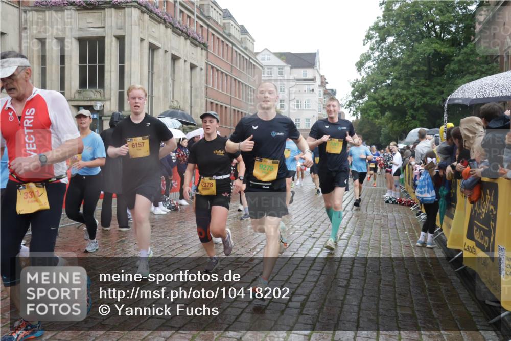 13.09.2026 - Kiel Lauf Yannick Fuchs http://msf.ph/oto/10418202 13.09.2026 10:50:17 Ziel 124, 177, 706, 707, 835, 1008, 1154, 1779, 2709, 3214, 3216, 3436, 3889, 4270, 4714, 4743, 5394, 5456, 6248, 6250, 7788, 7791, 7806, 8375, 8398, 8753, 8779, 8865, 8866, 8880, 9034, 9231, 9325, 9423, 9949, 10382, 11391, 11413, 11545, 11614, 12117, 136, 253, 723, 1057, 1388, 1401, 1452, 2733, 2901, 3008, 3076, 3164, 3294, 3311, 3459, 3508, 4039, 4317, 4921, 5115, 5350, 5370, 5438, 5685, 5804, 5849, 6157, 6445, 6827, 6830, 6831, 7011, 8237, 8644, 8977, 9037 meine-sportfotos.de