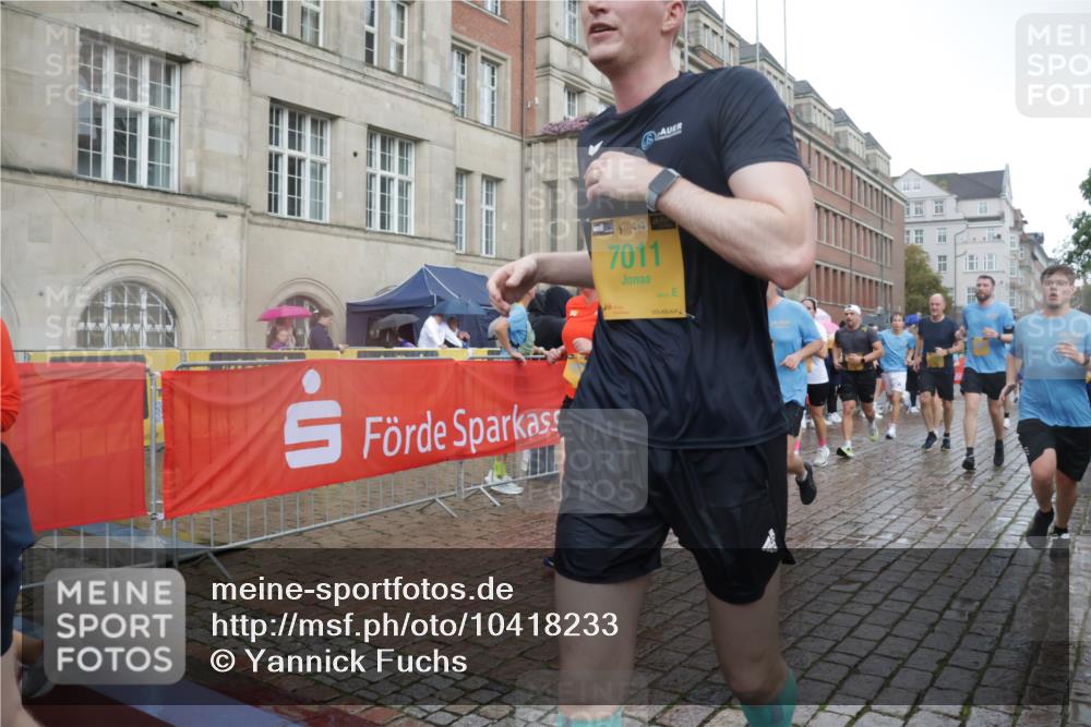 13.09.2026 - Kiel Lauf Yannick Fuchs http://msf.ph/oto/10418233 13.09.2026 10:50:19 Ziel 124, 177, 213, 274, 706, 707, 835, 1008, 1154, 1779, 1980, 3214, 3216, 3436, 3889, 4270, 4714, 4743, 5394, 5456, 6127, 6248, 6250, 7788, 7791, 7806, 8398, 8753, 8779, 8865, 8866, 8880, 9034, 9231, 9325, 9423, 9949, 10382, 11391, 11413, 11545, 11614, 12117, 12288, 136, 253, 723, 1057, 1388, 1401, 1452, 2709, 2733, 2901, 3008, 3076, 3164, 3459, 4039, 4317, 4714, 4921, 5115, 5350, 5370, 5438, 5685, 5804, 6157, 6445, 6827, 6830, 6831, 7011, 8237, 8644, 8977, 9037 meine-sportfotos.de