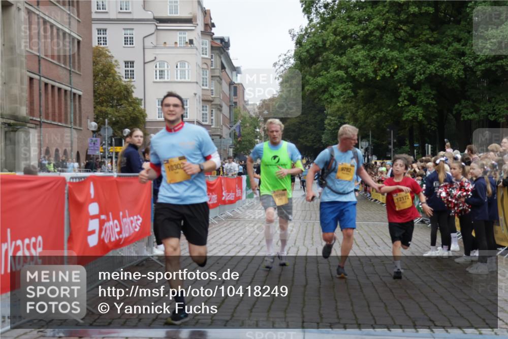 13.09.2026 - Kiel Lauf Yannick Fuchs http://msf.ph/oto/10418249 13.09.2026 09:39:40 Ziel 4090, 4862, 9351, 9444, 9782, 10303, 10769, 12172, 20, 1927, 3522, 4104, 5272, 5398, 5869, 7216, 7431, 8591, 8807, 12496, 12682, 12833, 2123, 2510, 4605, 6209, 8620, 9367, 10031, 11034, 20, 1702, 1927 meine-sportfotos.de