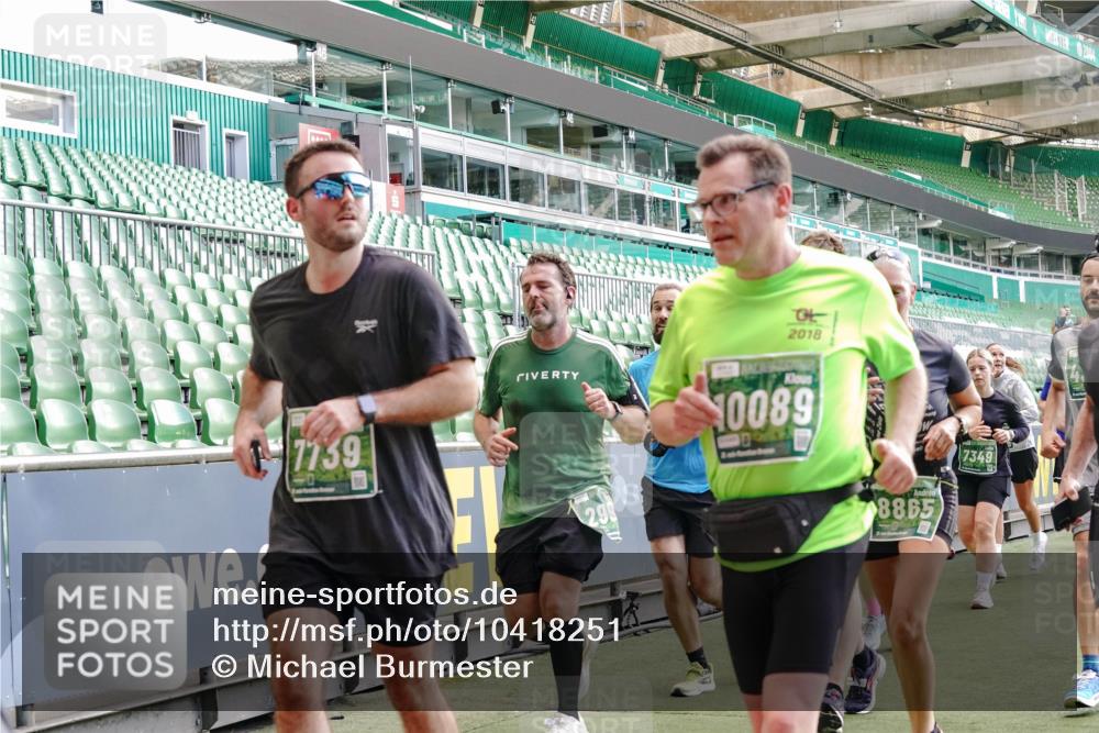 13.09.2026 - 21. swb-Marathon Bremen Michael Burmester http://msf.ph/oto/10418251 13.09.2026 13:20:31 Laufen im Stadion 333, 464, 512, 620, 704, 782, 938, 1066, 1129, 1156, 1158, 1316, 1409, 1439, 1446, 1676, 1697, 1756, 1808, 1815, 1846, 1916, 2010, 2028, 2064, 2139, 2201, 2240, 2258, 2278, 2315, 2349, 2394, 2395, 2414, 2417, 2437, 2501, 2519, 2533, 2563, 2588, 2626, 2689, 2694, 2695, 2702, 2703, 2722, 2736, 2756, 2793, 2843, 2886, 2983, 3004, 3010, 3017, 3018, 3031, 3035, 3036, 3037, 3046, 3059, 3070, 3074, 3102, 3116, 3139, 3144, 3189, 3198, 3243, 3263, 3264, 3310, 3315 meine-sportfotos.de