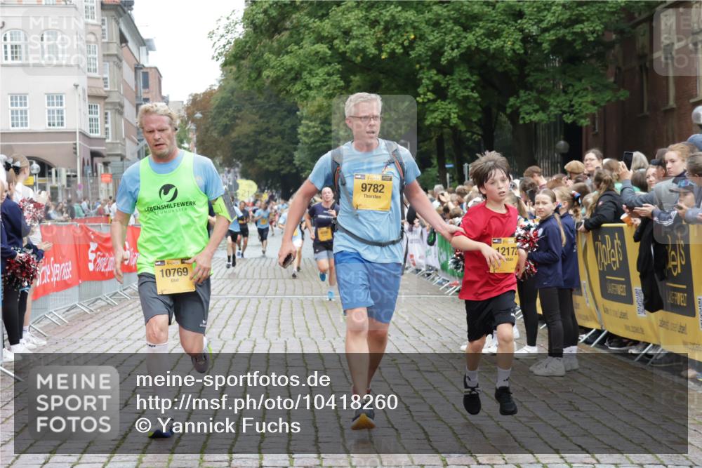 13.09.2026 - Kiel Lauf Yannick Fuchs http://msf.ph/oto/10418260 13.09.2026 09:39:40 Ziel 4090, 4862, 9351, 9444, 9782, 10303, 10769, 12172, 20, 1927, 3522, 4104, 5272, 5398, 5869, 7216, 7431, 8591, 8807, 12496, 12682, 12833, 2123, 2510, 4605, 6209, 8620, 9367, 10031, 11034, 20, 1702, 1927 meine-sportfotos.de