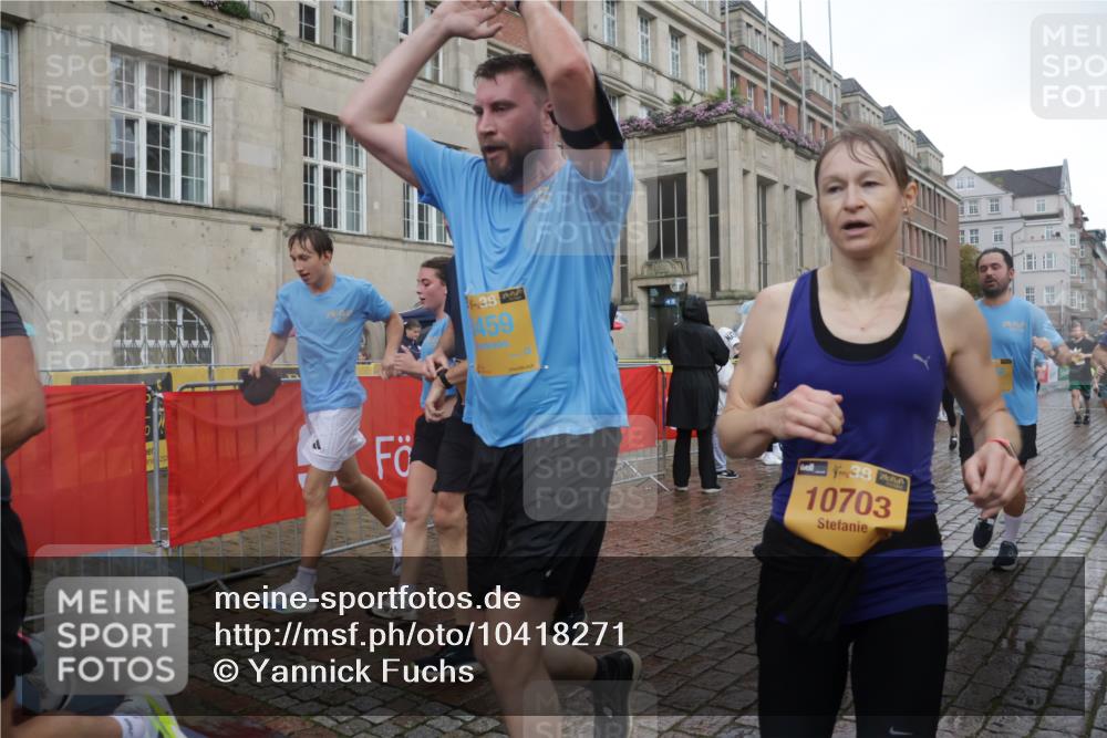 13.09.2026 - Kiel Lauf Yannick Fuchs http://msf.ph/oto/10418271 13.09.2026 10:50:22 Ziel 177, 213, 274, 576, 706, 707, 835, 1008, 1154, 1779, 1980, 3032, 3214, 3216, 3436, 3737, 3769, 3889, 4270, 4743, 5100, 5456, 6127, 6248, 6250, 7791, 7806, 8086, 8365, 8398, 8753, 8779, 8865, 8866, 8880, 9034, 9231, 9325, 9423, 9949, 10382, 11391, 11413, 11545, 11614, 12117, 12288, 124, 136, 253, 723, 1057, 1401, 1452, 2709, 2733, 2901, 3008, 3076, 3164, 3459, 4039, 4317, 4714, 4921, 5115, 5350, 5370, 5394, 5438, 5685, 5804, 6445, 6827, 6830, 6831, 8237, 8977 meine-sportfotos.de